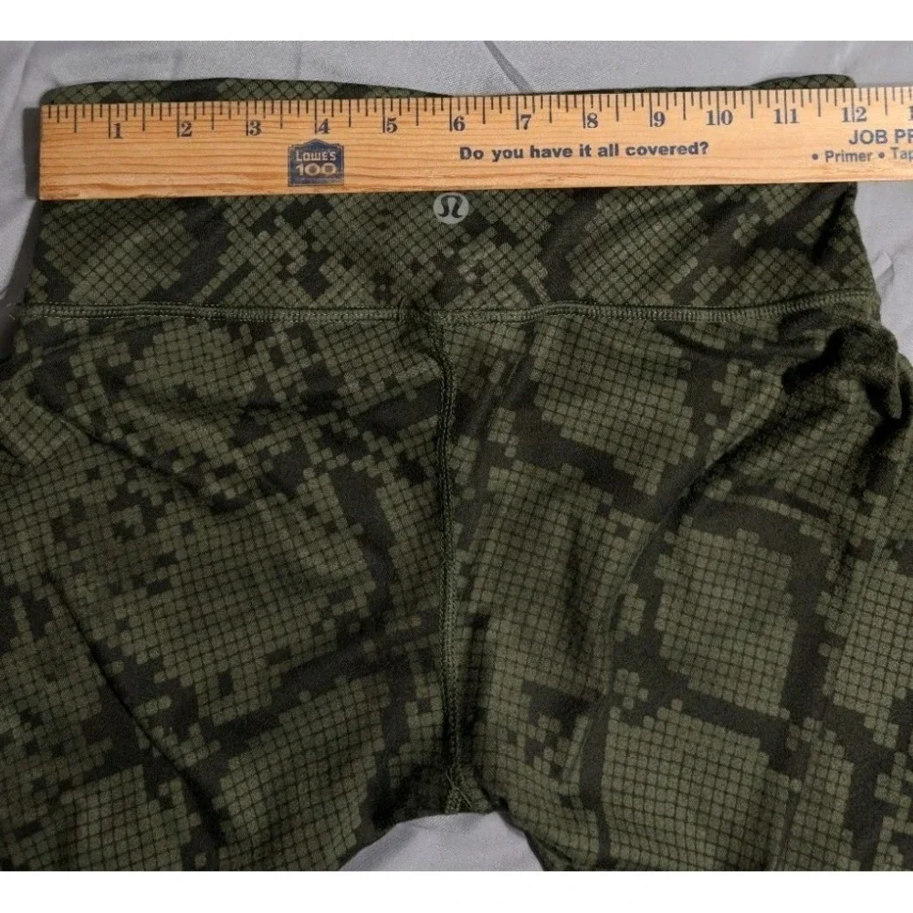 Lululemon Snakeskin Leggings Womens 4 Green‎ Python Print Cropped Yoga Pants - Picture 7 of 8